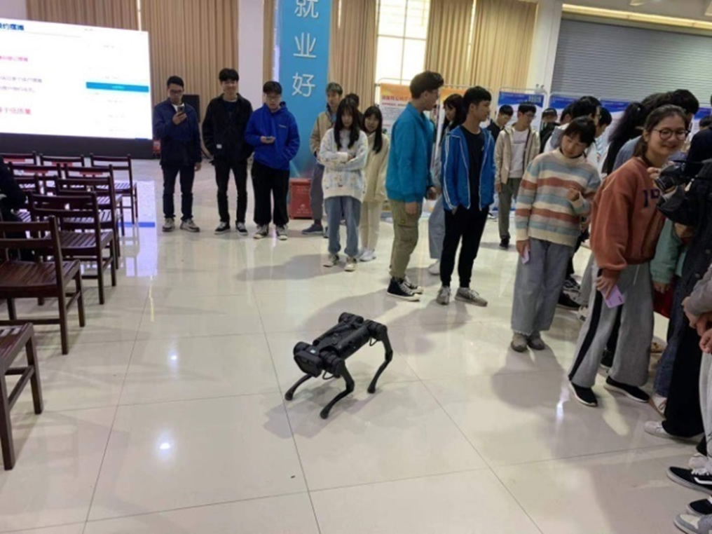 南寧職業(yè)技術(shù)學院智能機器人推廣